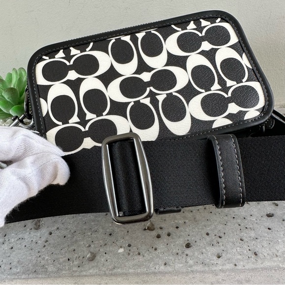 NWT Coach Wyatt Crossbody In Signature Canvas - Picture 5 of 11